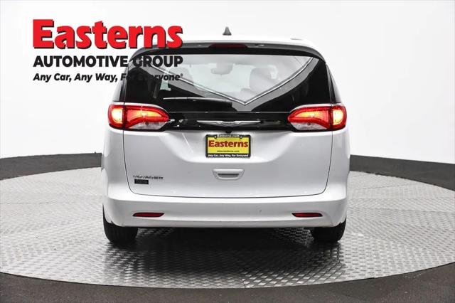 2023 Chrysler Voyager LX