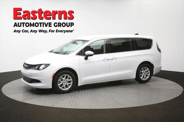 2023 Chrysler Voyager LX