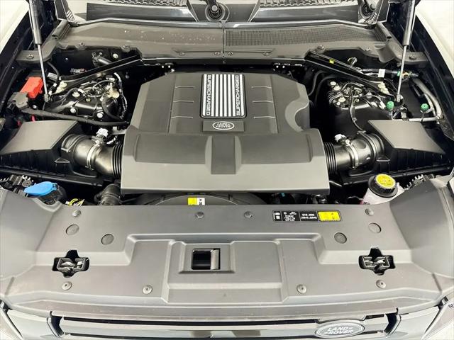 2026 Land Rover Defender P525 V8