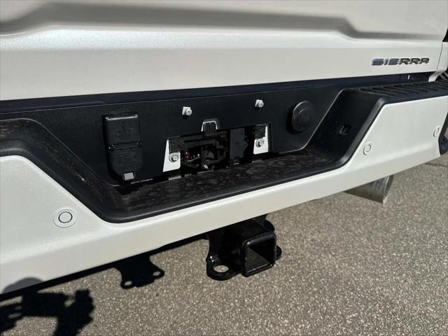 2025 GMC Sierra 2500HD 4WD Crew Cab Standard Bed Denali