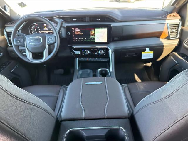2025 GMC Sierra 2500HD 4WD Crew Cab Standard Bed Denali