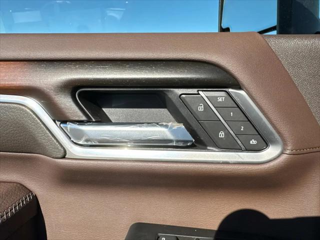 2025 GMC Sierra 2500HD 4WD Crew Cab Standard Bed Denali