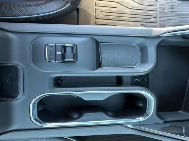 2025 GMC Sierra 2500HD 4WD Crew Cab Standard Bed Denali