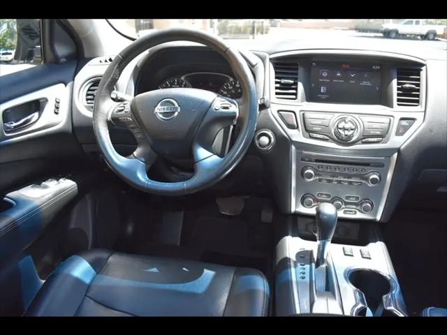 2017 Nissan Pathfinder SL
