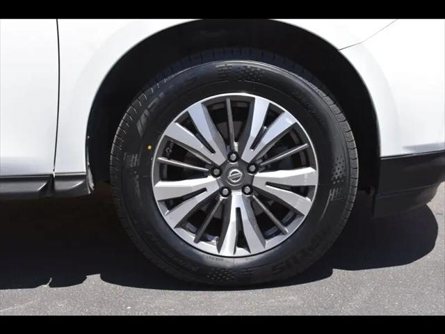 2017 Nissan Pathfinder SL