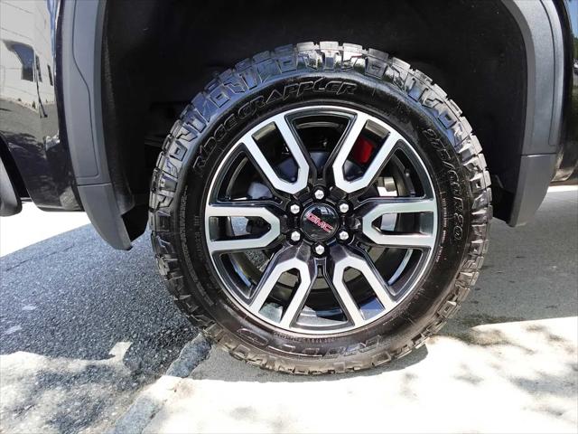 2022 GMC Sierra 1500 Limited 4WD Crew Cab Standard Box AT4