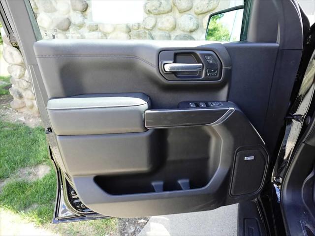 2022 GMC Sierra 1500 Limited 4WD Crew Cab Standard Box AT4