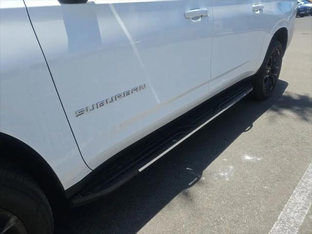 2023 Chevrolet Suburban 2WD LT