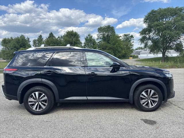 2023 Nissan Pathfinder SL 4WD