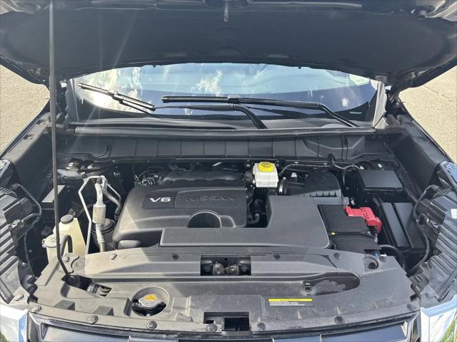 2023 Nissan Pathfinder SL 4WD