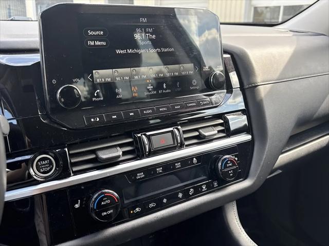 2023 Nissan Pathfinder SL 4WD