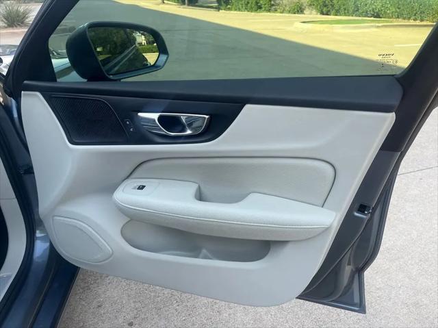 2021 Volvo S60 T5 Momentum