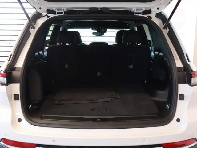 2024 Jeep Grand Cherokee Laredo 4x2