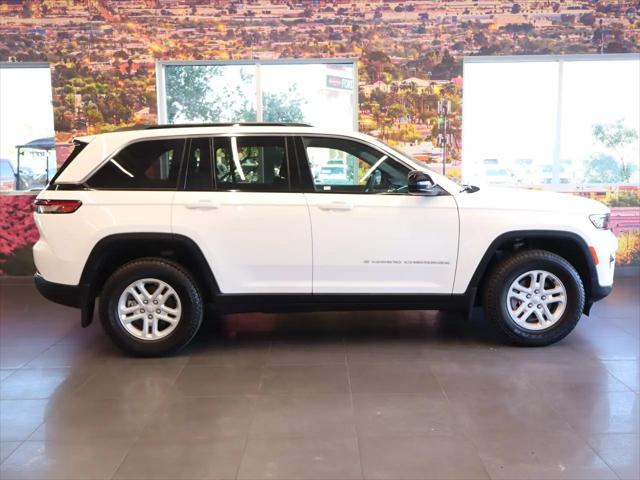 2024 Jeep Grand Cherokee Laredo 4x2