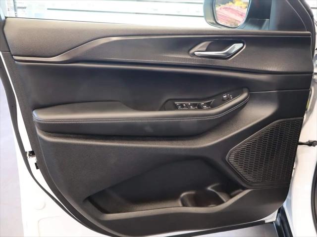 2024 Jeep Grand Cherokee Laredo 4x2