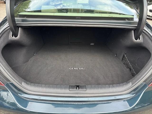 2022 Genesis G70 2.0T RWD