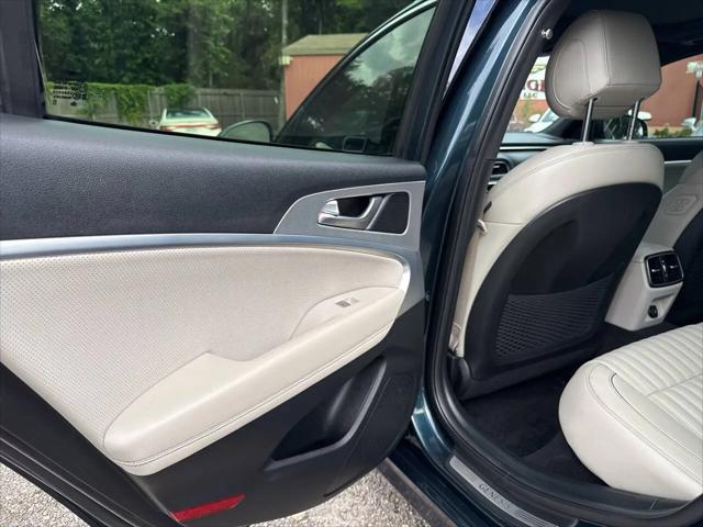 2022 Genesis G70 2.0T RWD