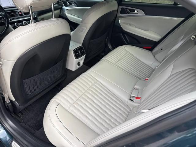 2022 Genesis G70 2.0T RWD