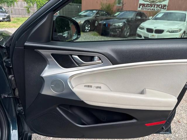 2022 Genesis G70 2.0T RWD
