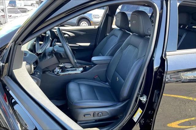 2026 Buick NV Sport Touring FWD