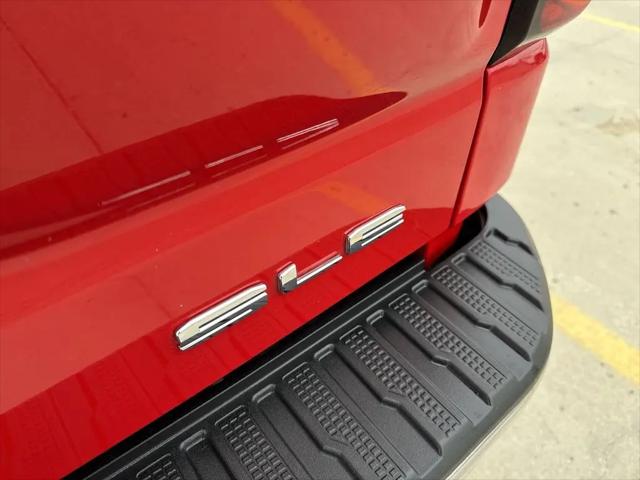 2023 GMC Sierra 1500 4WD Crew Cab Short Box SLE