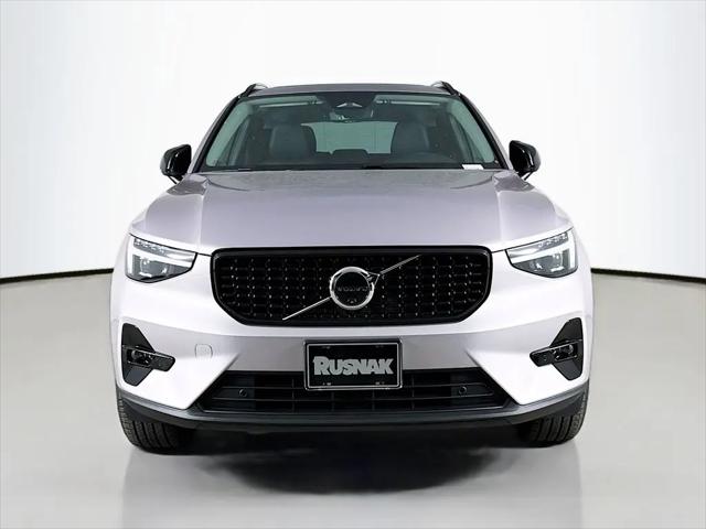 2026 Volvo XC40 Ultra, B5 AWD Gas (mild hybrid), Dark