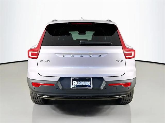 2026 Volvo XC40 Ultra, B5 AWD Gas (mild hybrid), Dark