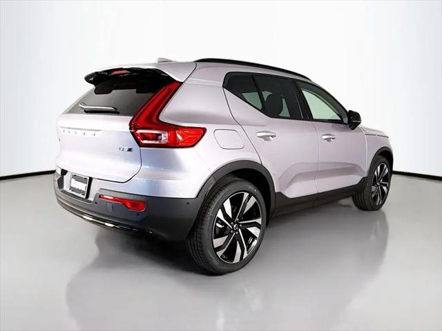 2026 Volvo XC40 Ultra, B5 AWD Gas (mild hybrid), Dark