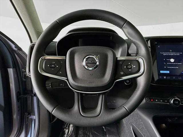 2026 Volvo XC40 Ultra, B5 AWD Gas (mild hybrid), Dark