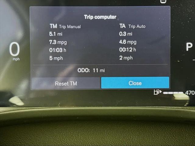 2026 Volvo XC40 Ultra, B5 AWD Gas (mild hybrid), Dark
