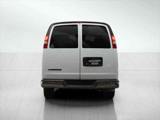 2025 Chevrolet Express Passenger RWD 3500 Extended Wheelbase LT