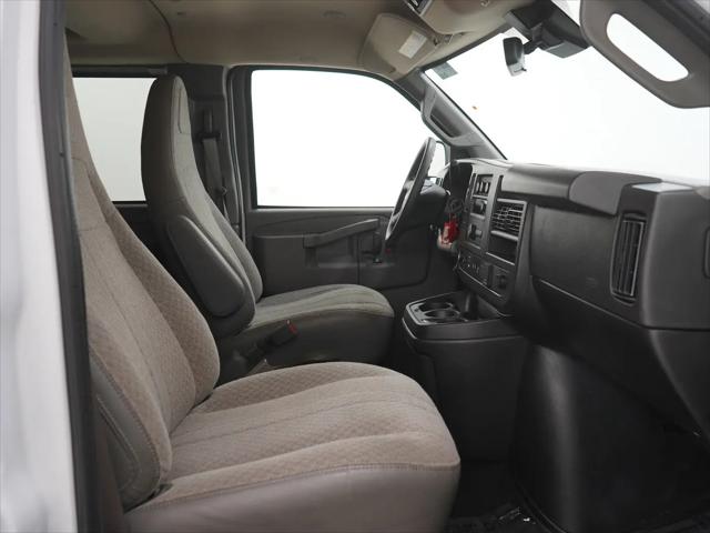2025 Chevrolet Express Passenger RWD 3500 Extended Wheelbase LT