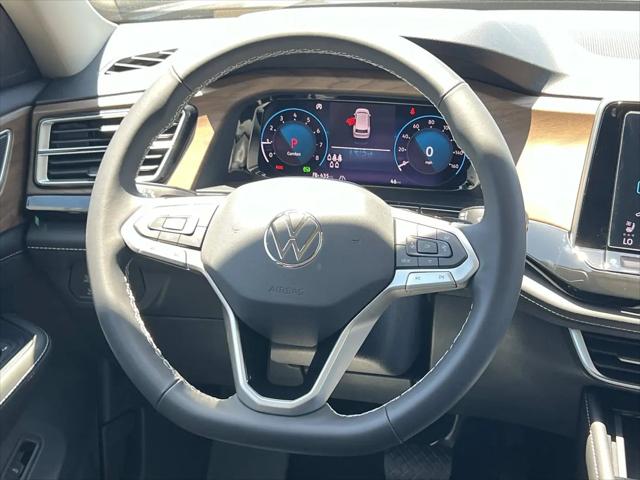 2026 Volkswagen Atlas SE with Technology