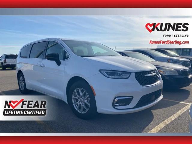 2024 Chrysler Pacifica Touring L for sale in Sterling, IL
