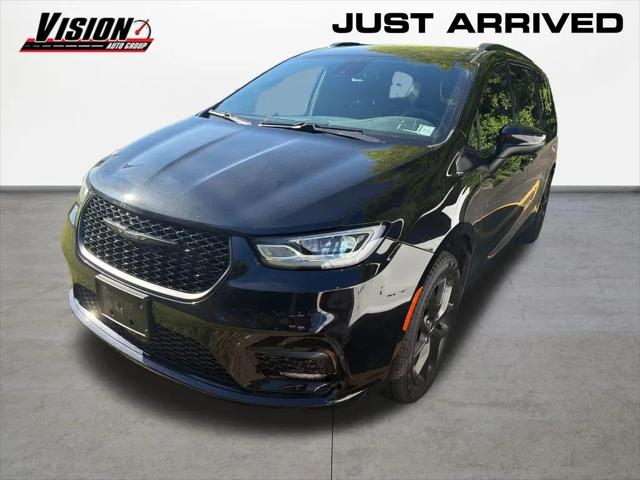 2023 Chrysler Pacifica Touring L AWD for sale in Rochester, NY