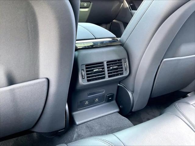 2026 Land Rover Range Rover Velar P250 Dynamic SE