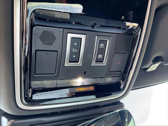 2026 Land Rover Range Rover Velar P250 Dynamic SE
