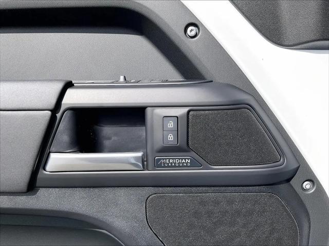 2026 Land Rover Defender P400 X-Dynamic SE