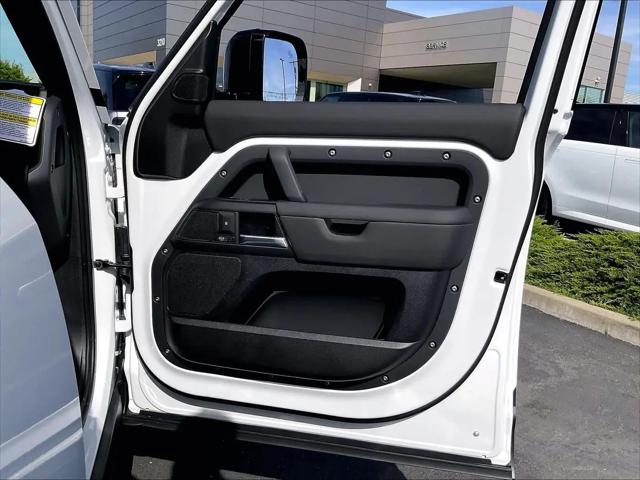 2026 Land Rover Defender P400 X-Dynamic SE