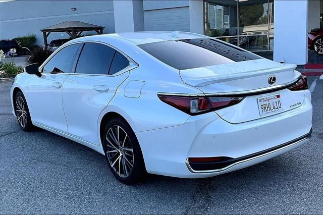 2025 Lexus ES 300h ES 300h