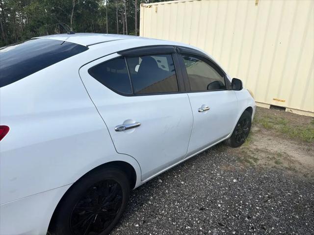 2013 Nissan Versa 1.6 SV