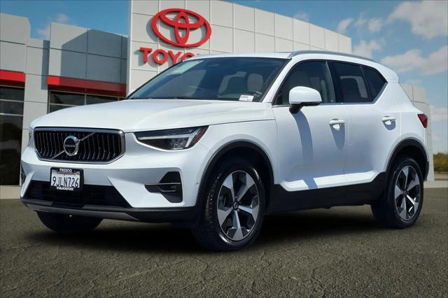 2024 Volvo XC40 B5 Plus Bright Theme