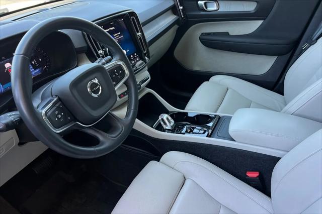 2024 Volvo XC40 B5 Plus Bright Theme