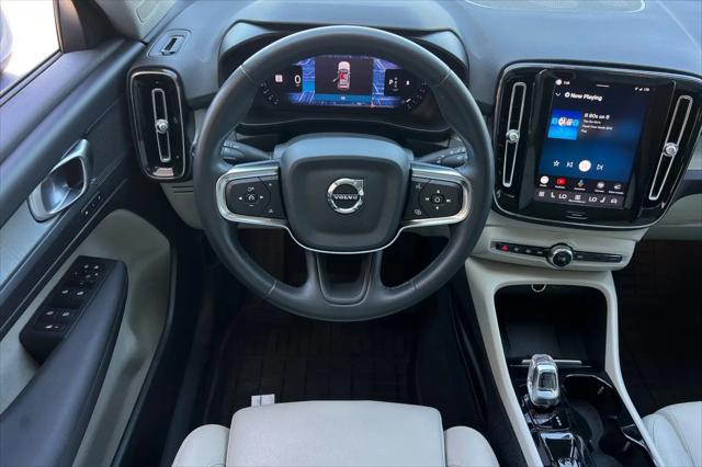 2024 Volvo XC40 B5 Plus Bright Theme