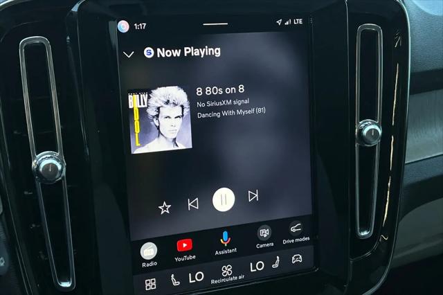 2024 Volvo XC40 B5 Plus Bright Theme