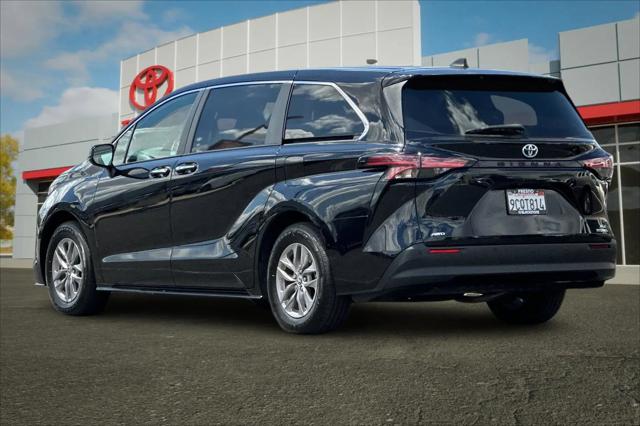 2022 Toyota Sienna XLE