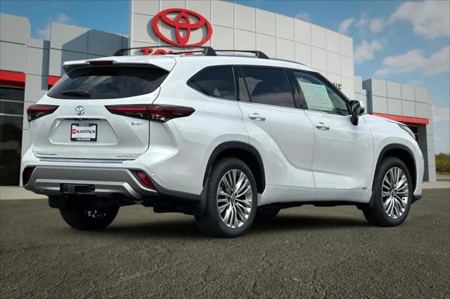 2026 Toyota Highlander Hybrid Platinum