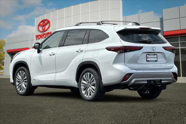 2026 Toyota Highlander Hybrid Platinum