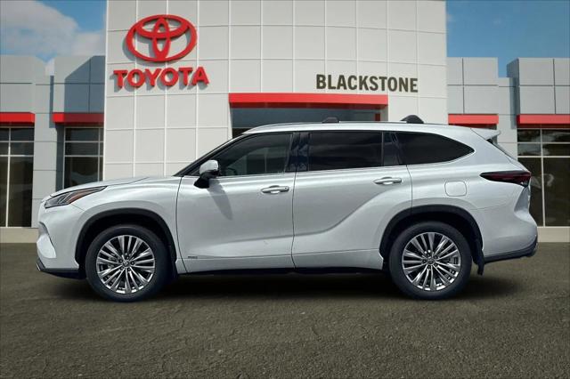 2026 Toyota Highlander Hybrid Platinum