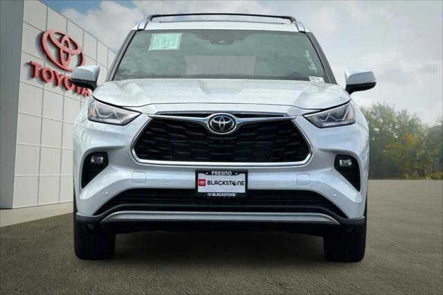 2026 Toyota Highlander Hybrid Platinum